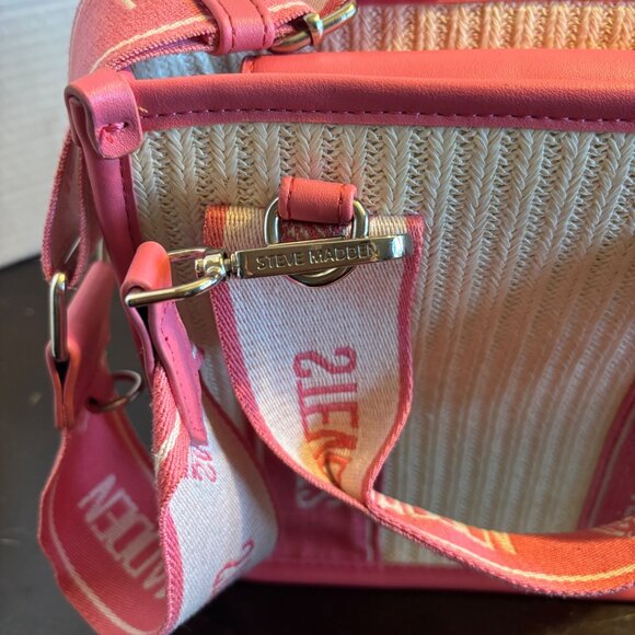 Steven Madden Pink & White Woven Crossbody Bag With Adj Strap & Interior Pockets - Picture 12 of 15
